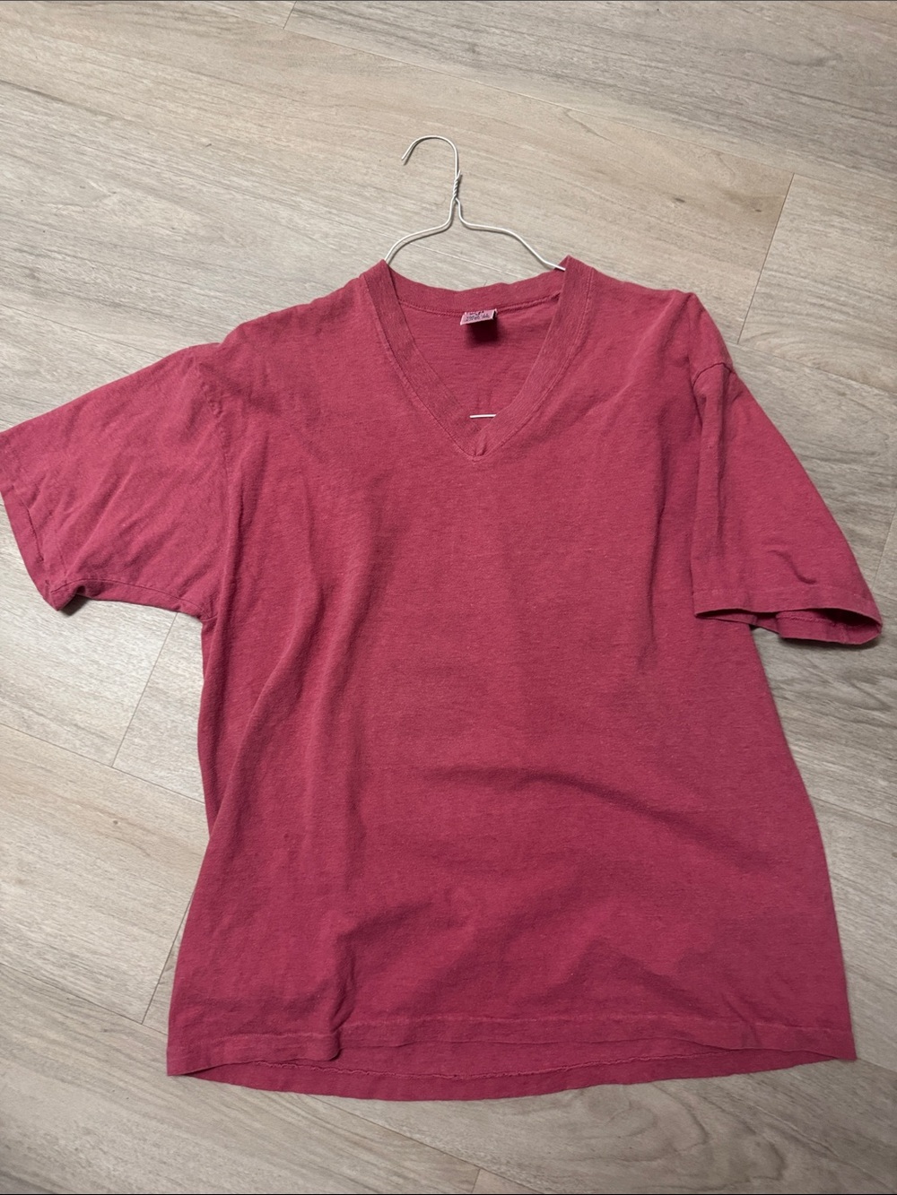 VTG 90’s GAP Men's V-Neck Short Sleeve Tee - Brick Red
